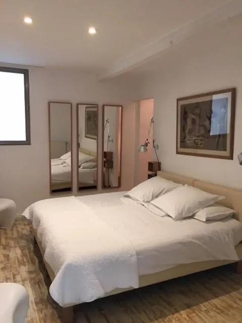 Bed & Breakfast Le Limas Bed and Breakfast Avignon